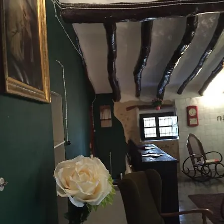 La Bodega Y Lalola Tatil Evi *