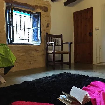 La Bodega Y Lalola Tatil Evi Chulilla