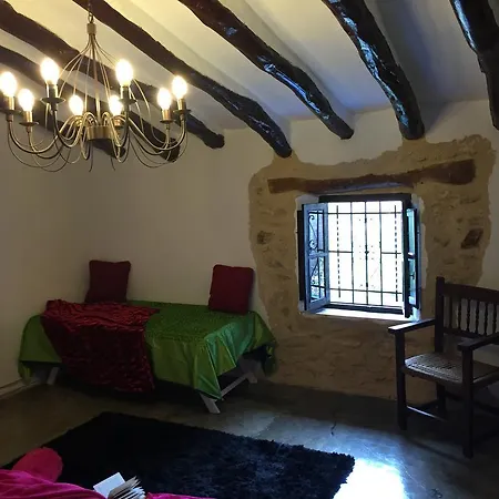 La Bodega Y Lalola *