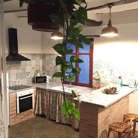 La Bodega Y Lalola * Chulilla