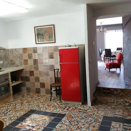La Bodega Y Lalola Chulilla